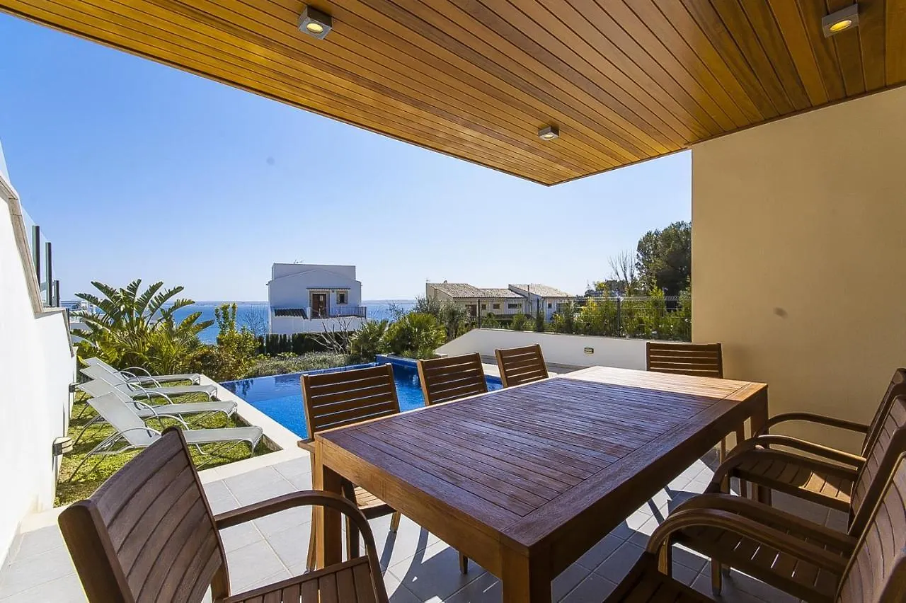Villa Aqua